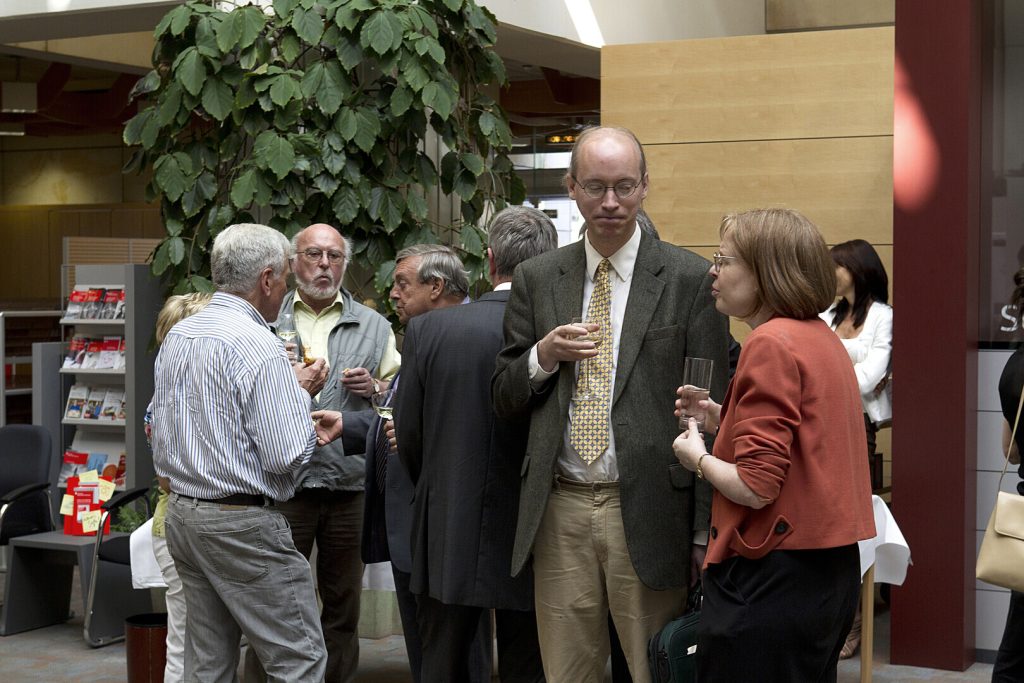 24.07.2012 bis 17.08.2012: 1. Wanderausstellung in der Sparkasse Würzburg